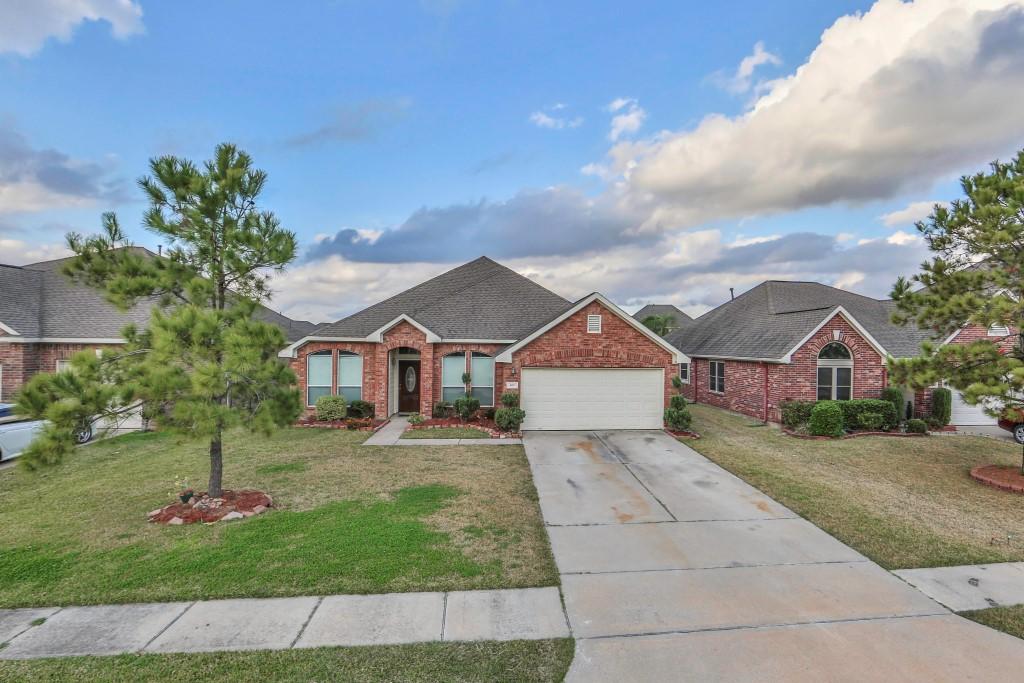 402 Arbor Green Ln, Rosenberg, TX 77469
